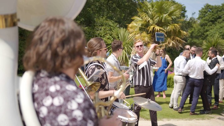 Summer drinks receptions 😍
.
.
.
#TheLondonStrollers #RoamingBand #BrassBand #StrollingBand #Acoustic #LuxuryEvents