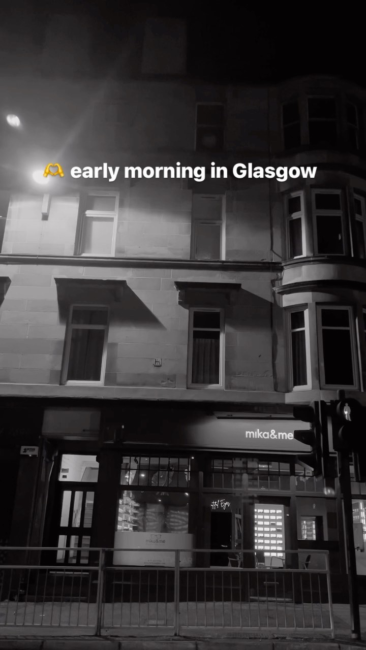 A lovely peaceful early morning in Glasgow✨
•
•
#mikaandme #beautifuleyes #beautifulglasgow #glasgow #glasgowwestend #kelvinbridge #earlybird #peaceful #craigarmstrong #eusebi #doublet #shishmahal #blairandsheridan #theblankfaces