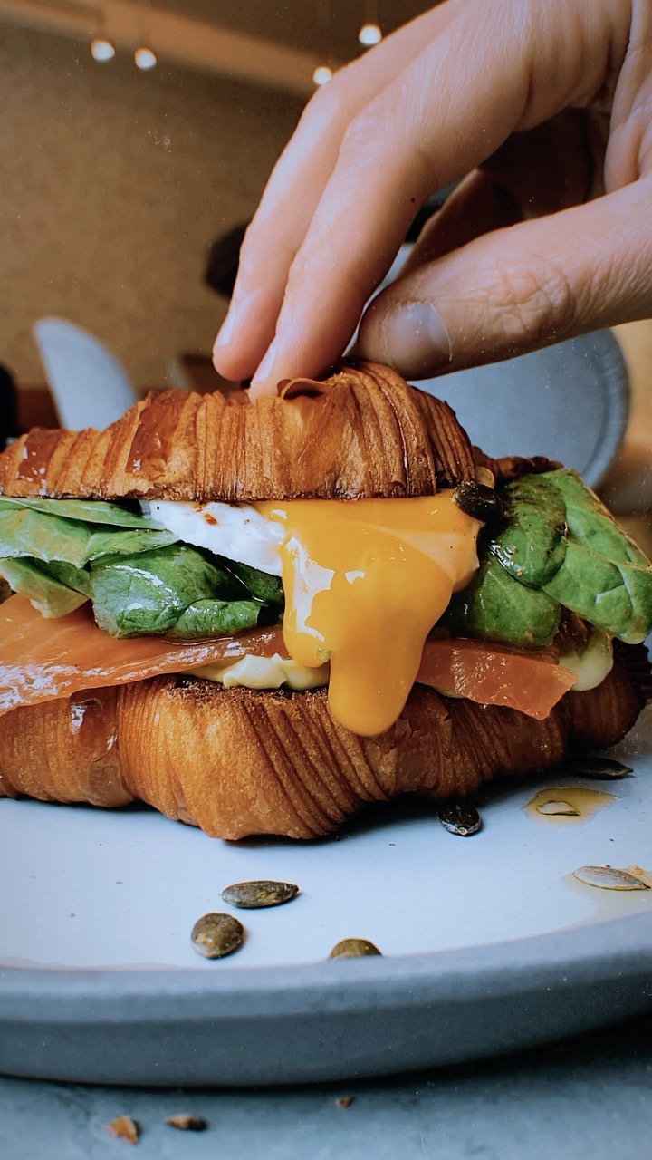 Émotions pendant le #brunch chez @cedricgroletopera 🥖
@cedricgrolet