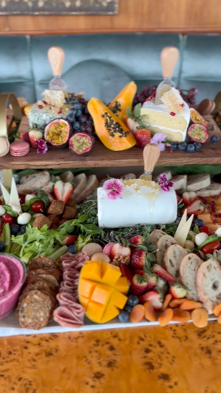 ✨BTS✨aboard @boutiquesuperyachts Sea Breeze 🌊
📩 hello@theplattercollective.com
.
.
.
.
.
#cheeseplate #cheeseboard #cheese #cheeseplatter #grazingtable #charcuterie #cheeseboards #cheeselover #grazing #foodstylist #foodstyling #foodblogger #foodie #foodporn #foodphotography #foodstagram #supportlocal #platterporn #aucklandeats #aucklandcatering #eventplanningauckland #platter #grazingtables #aucklandevents #theplattercollective