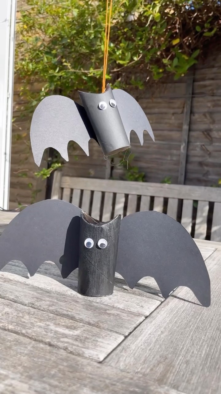 Ahead of Halloween 🎃 👻 we wanted to share with you a fun themed bat craft for you to make with your little ones 🦇
All you need is:
- Loo role
- Black paint
- Black card
- Scissors
- Glue gun
- Googly eyes
Please share with us your creations and have lots of fun 🥳🎉👻🎃⭐️