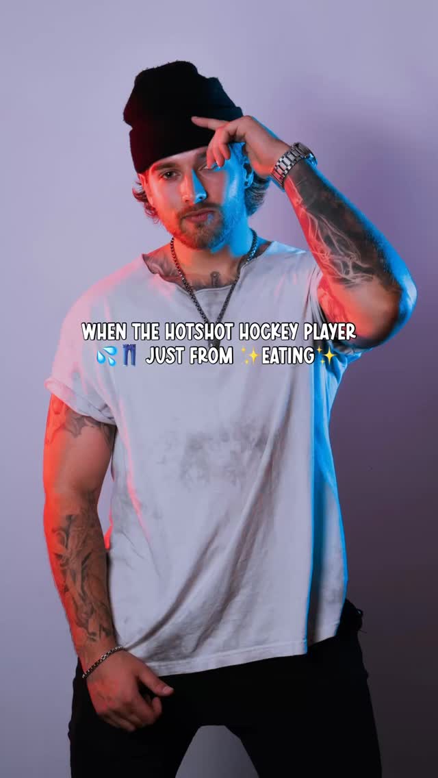 💦👖😏
📖:levi by @lexijameswrites
#hockeyromance #nashvillefirebirds #lexijames #friendswithbenefits #foundfamily #sportsromance #fakedating