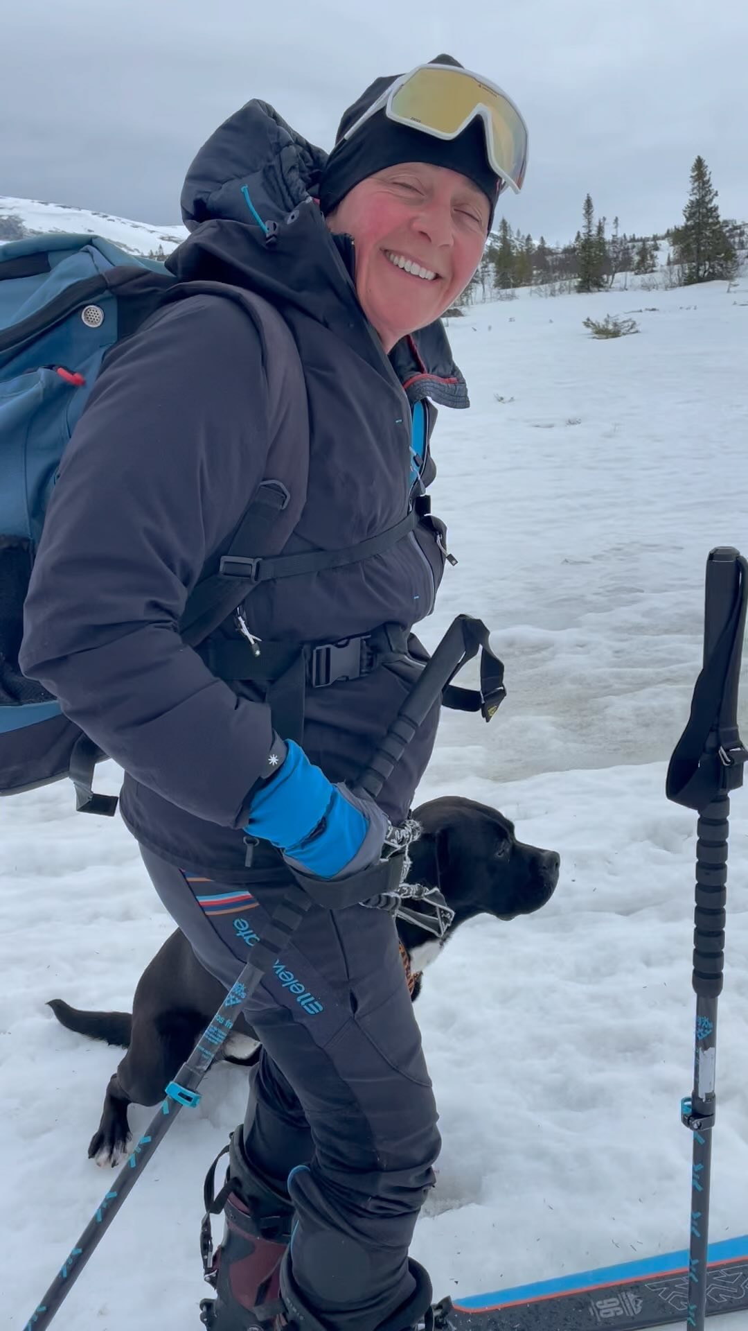 Tack för oss! Har varit så roligt att få arrendera Lillåstugan denna vinter men nu var det roliga över 🥲
Vad som händer framöver vet vi inte men vi skall inte fortsätta i Lillåstugan.
@sandraskarne och @yogagbg
Hejdå lilla stugan ❤️