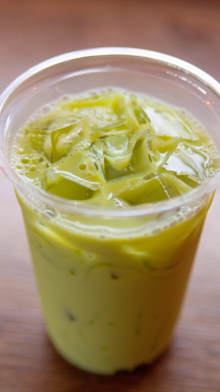 Ugly delicious. Lod chong is a bright green pandan flavored drink with bright green chewy, tapioca noodles (instead of tapioca balls, or boba). The flavor can be described as a floral but earthy vanilla with hints of coconut.