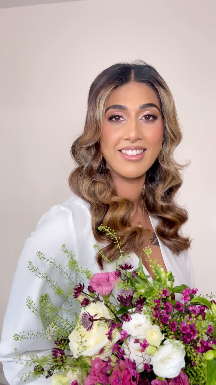 👰✨ Say “I do” to modern bridal hair perfection! ✨👰
This stunning half up half down hairstyle is the essence of elegance, created on naturally thick hair, coarse hair type. But fear not, thinner-haired beauties can achieve this look too with some hair extensions! 💁♀️💫
The versatility of this style knows no bounds – effortlessly transition from your ceremony to your reception by transforming it into a chic ponytail or a timeless bun! 💕🎉
Makeup by @makeupbyzk
Model @real.sia.xo @forever.more.couple
Accessory @andaccessoriesuk #kgacadendorse2024
#BridalHair #HalfUpHalfDown #WeddingHair #BridalHairstyle #HairExtensions #ModernBride #VersatileStyle #HairTransformation #BridalBeauty #HairGoals #WeddingInspiration 💍✨ Hertfordshire hairstylist, Hertfordshire makeup artist, Hertfordshire wedding