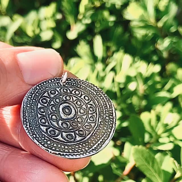 Today I’ve been beavering on this little beauty 🤩
Today has been a good day ✨
Shop Aztec inspired, handmade Silver jewellery, at www.magicinthegrass.com