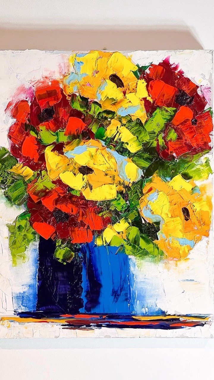 Will I ever get tired of painting flowers 💐 ...
not a chance.
Painting is available for purchase. Oil 12 X 18.
DM for inquiries.