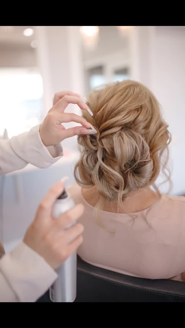 ✨ Bridal Hair Tip ✨
When gathering hair inspiration on Pinterest or Instagram, try searching with your hair color or texture in mind! For example:
🔍 “Bridal hairstyles for brunettes”
🔍 “Asian bridal updos”
🔍 “Wedding hairstyles for natural curls”
This helps you better visualize how a style will actually look on you—especially when the model’s hair color, length, or texture is similar to yours. It’s such a helpful trick when narrowing down your dream look! 💇♀️💍
#BridalHairTips #DASSBride #LuxuryBridalBeauty #EngagementShootHair #ModernBrideStyle #BrunetteBride #AsianBridalStyle #WeddingHairInspo #EffortlessGlam