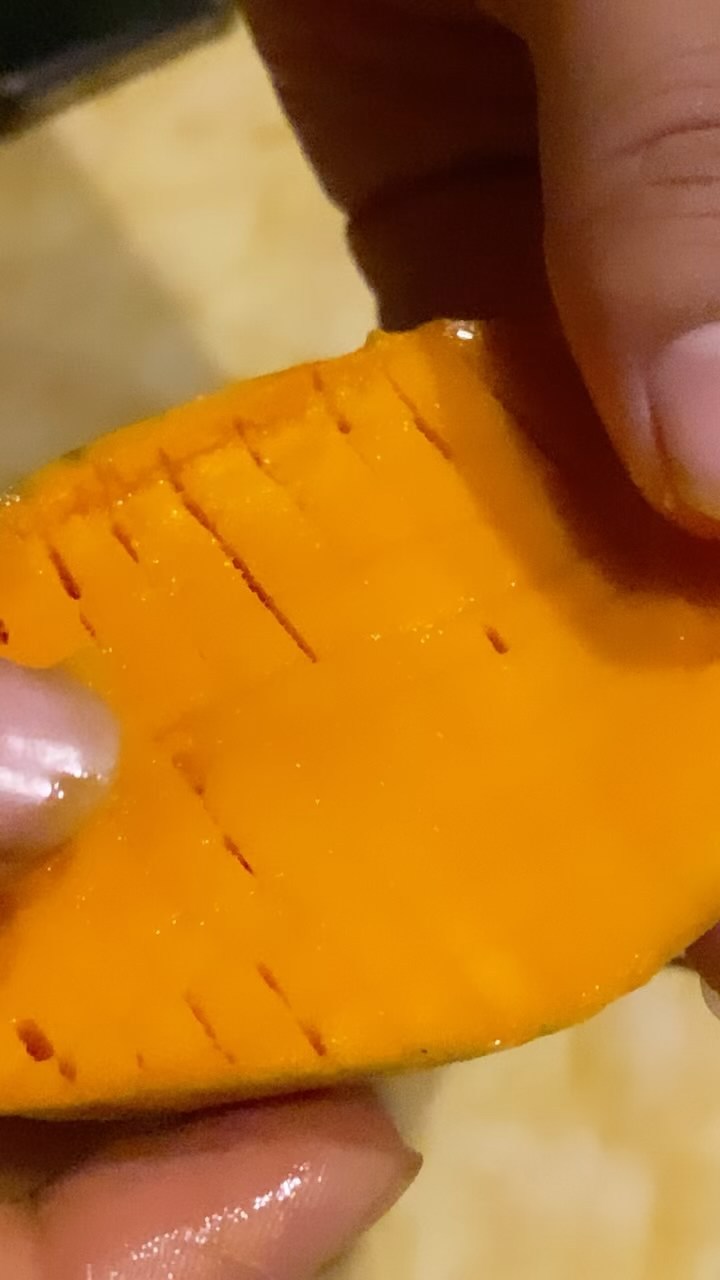 Mango beautiful pulp #mango #orange #yellow #devgad #gicertified #alphonso #alpamangoes #yummy #juicy #ordernow #ordermangoonline #online #doordelivery #book #mangobonda #farmers #kokan #india #indianalphonso #indiaalphonsomango