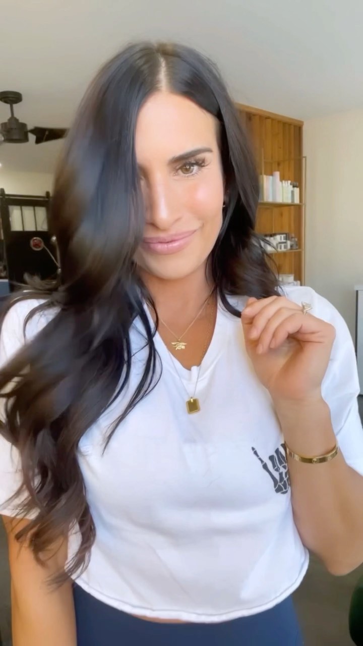 I like it like that ⚡️
___
Stylist @alissavallee
___
#extensions #theivyleague