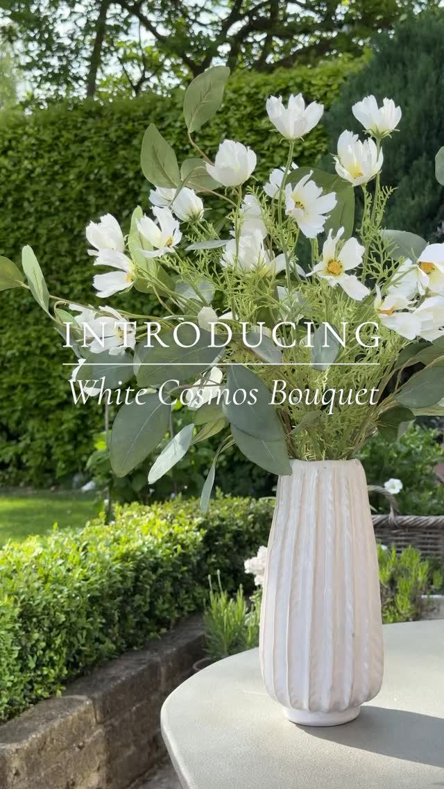Effortless elegance for your spring styling…
Our new Lamington Vase paired with the dreamy White Cosmos Bouquet brings a fresh, timeless look to any space. Understated, graceful, and endlessly versatile.
Available now at Boxwood Home Interiors.
Tap to shop or visit the link in bio.
⸻
#HomeDecor #InteriorStyling #FloralDesign #VaseDecor #NeutralHome #CosmosFlowers #HomeInspo #FlowerArrangement #ModernCountryStyle #boxwoodhomeinteriors #InteriorGoals #SpringDecor #ElegantLiving #DecorInspo #ClassicStyle #WhiteBouquet #LuxuryHomeDecor #VaseStyling #HomeAccessories #britishinteriors #fauxflowerbouquet