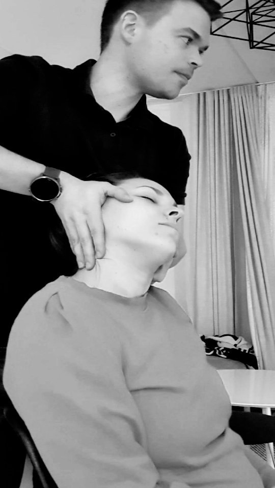 #neckpain #headache #chiropractic #kiropraktiikka #niskakipu #päänsärky