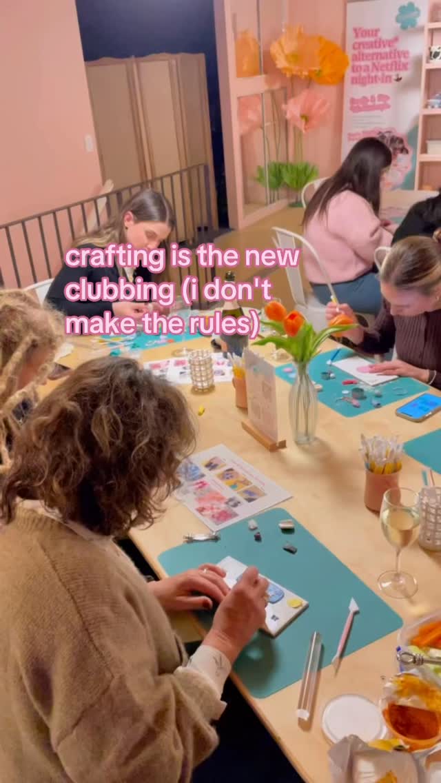where the crafty girlies!? 🤓🩷