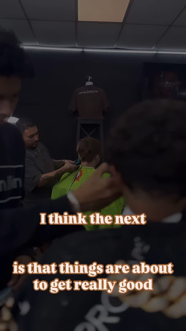 Wake up everyday and chase your dreams, despite the odds, despite what people say. 💭 #ceo #levelup #collegestation #barbershop #entrepreneur #smallbusinessowner #barber #barbersofinstagram #modernbarber