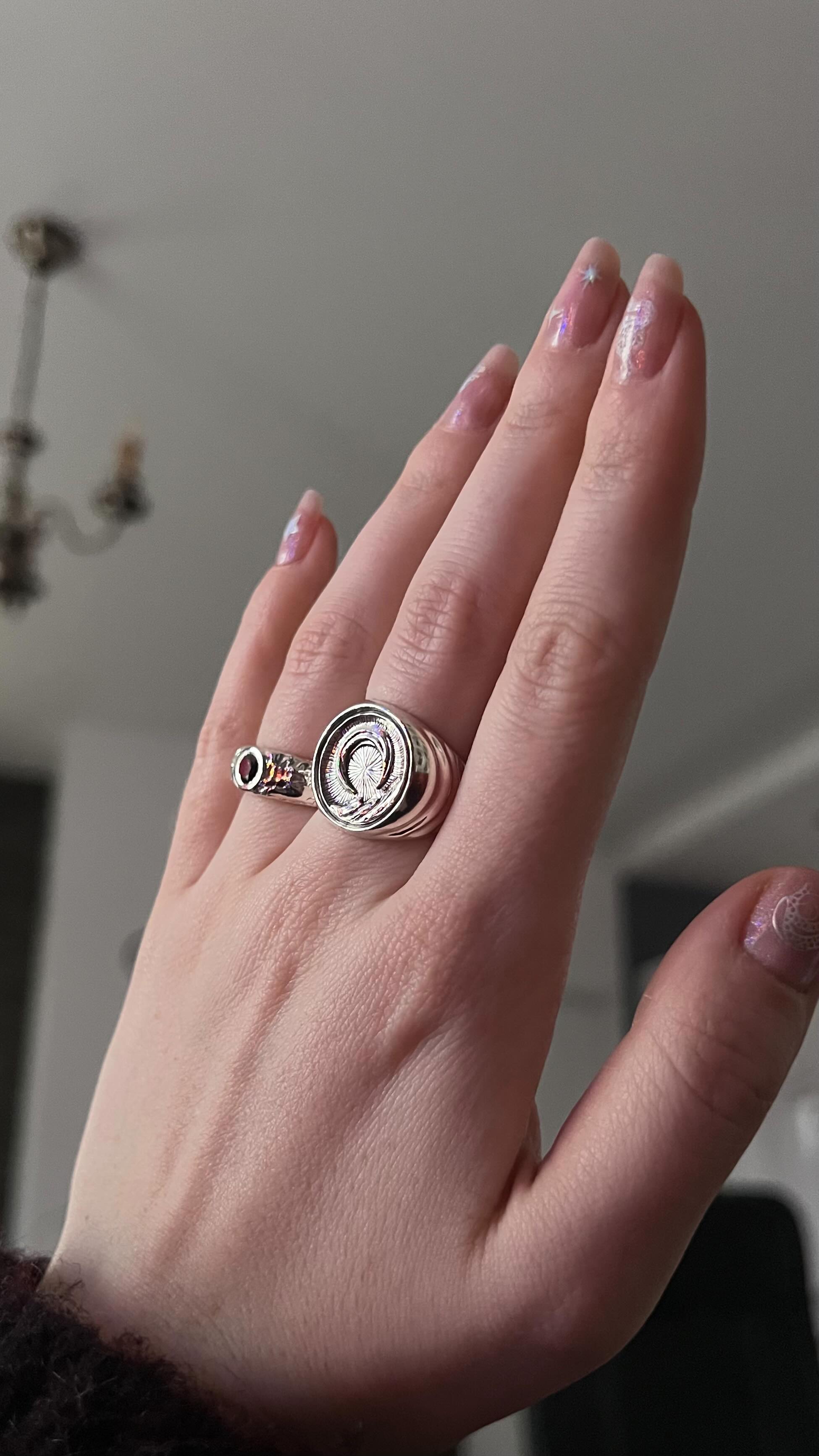 Keep the good memories 🪽
#Bijouxfaitsmain #end2024 #NatureInspiredJewelry #natureaddict #2025 #bonneannée2025 #endoftheyear #NatureLovers #LimitedEditionJewelry #CadeauxOriginaux #ExclusivitéByBianca #wrapup #NatureIsArt #SlowLifeStyle #retrospective #bijouxdecreateur #surmesure #bijouxsurmesure #faitmain #