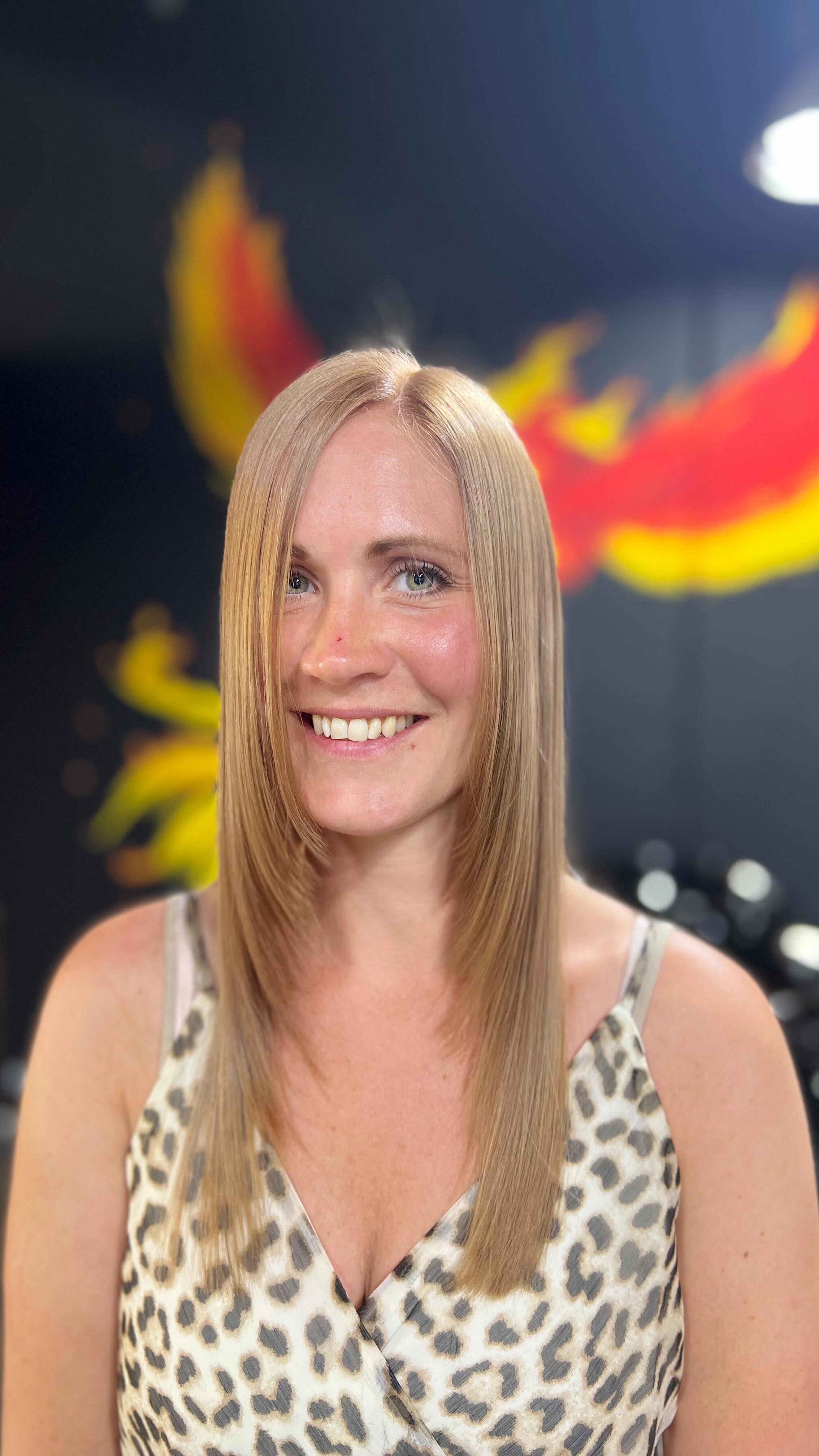 Es gibt nicht nur den einen blonden Farbton!
Komm vorbei und wir finden gemeinsam heraus, welche Richtung Deinem Typen passt.
#wirschneidendortmund
#ctmstr #cutmasterdortmund #friseurdortmund #curtainbangs #longhair #glynt #hair #haircolor #hairdresser #beauty #wow #dortmund #phönixsee #frisuren #hairstylist #blondehair #frisur #style #happy #love #fashion #frisurentrends #haircut #frisurenideen #schön #haare