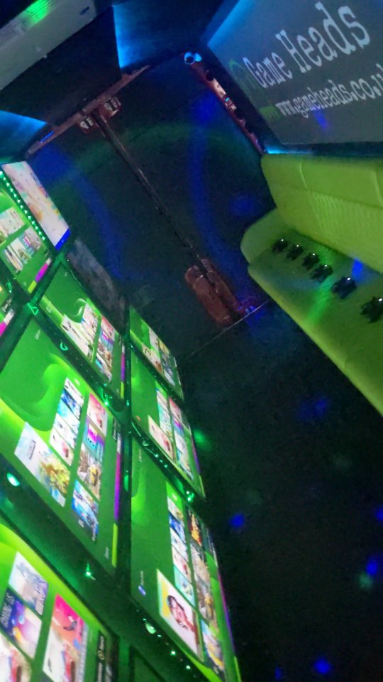 An excellent day of partying for Jake in the FUN van & Rob in WOW , loads of happy kids ! If you would like one of our super cool vans to come to your child's big day , email me at rob@gamehead.co.uk #childrensbirthdayparty #bestpartyever, #childrenspartyideas #surreyparty #gamingvan #Bookthebest