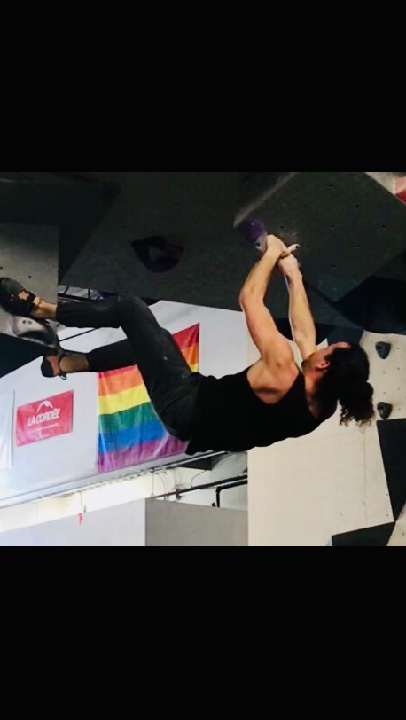 Une autre « petite » voie bien engageante pour les épaules et le core!
🟡 Circuit jaune (V5-V6) @lemouvespacebloc
Feel plus comme une V7 mais c’est moi qui doit manquer d’endurance ou qui utilise mal mes pieds… ou les deux haha!
C’est le downclimb (la descente) à la fin qui m’a tué! 😮💨 Anyway, tu peux pas réussir à tout coup! 🤷🏻♂️
Ça reste toujours trippant de grimper dans ce beau toit horizontal! Good job à l’équipe pour la belle ouverture! 👌🏼
.
.
.
.
.
#bouldering #escalade #escaladebloc #rainbowflag #goodvibes #lemouv #lemouvespacebloc #blocmontréal #roofclimbing #bouldering_videos_of_instagram #climbing #indoorclimbing #climbinglife #climbeatsleeprepeat #montrealbouldering