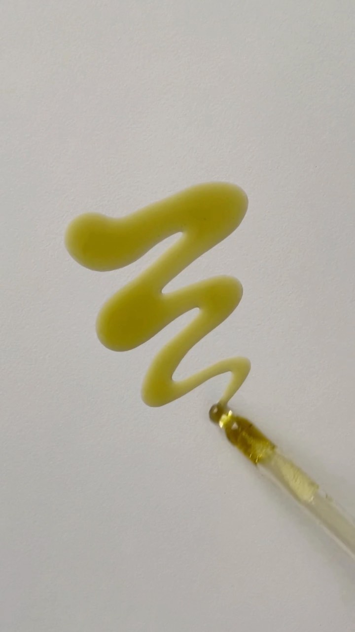 Why we prefer body oils to water-based lotions and creams?
Our lightweight body oils are designed to mimic natural skin sebum by creating a protective barrier to seal in moisture. It is absorbed quickly and deeply into the skin, keeping it supple all day long without the need to reapply (especially important now that we’re washing our hands more often!) 💦
Did you know our body oils come in 2 options - scented & unscented? The “original” scented option is blended with our signature essential oil blend, whilst the unscented is perfect for use during pregnancy and those suffering with eczema 🤍
.
.
.
.
.
#handmadesoaps #artisansoaps #soapmakingaustralia #essentialoils #vegansoap #naturalsoapmaking #naturalsoap #naturalsoaps #barsoap #natural #naturalskincare #madeinaustralia #smallbusinessaustralia #veganskincareaustralia #botanicalskincare #madebyhand #cleanbeauty #zerowaste #noplastic #sustainable #ecofriendlypackaging #ecofriendly #australianmade #bodyoil #naturalbodyoil #crueltyfreeskincare #bathoil #giftideasau #giftideas #bodyoilau