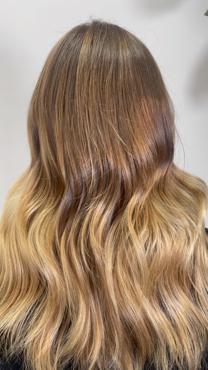 “Balayage Bliss: Unleash Your Inner Glow with Strands of Sun-Kissed Magic! ✨ Say Goodbye to Boring Hair, Hello to Brighter Days! 🌞💁♀️ Superfine baby lights for the most perfect grow out.
#BalayageGoals #HairTransformation #LightenUpYourLook”
