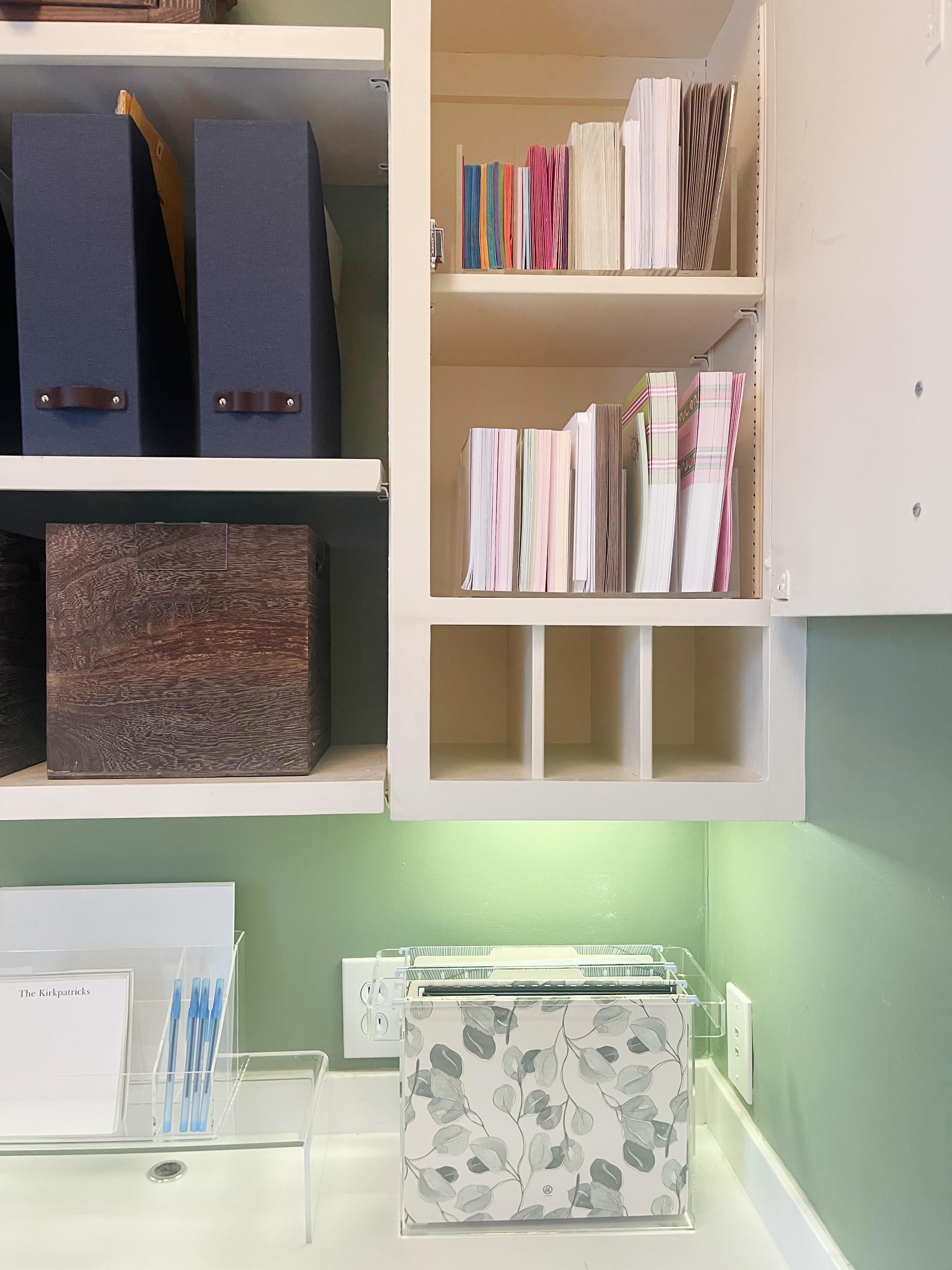 Dive head first into the clutter! Hone in on the overworked areas throughout your home, declutter like your life depends on it, and customize streamlined systems that invite ✨calm✨over chaos 😈 Need help? I’m your girl 🙋🏻♀️
———
#smallbusinessowner #organizedhome #officeorganization #thecontainerstore #professionalorganizer #homeoffice #homedecoration #organization #organizing #organizer