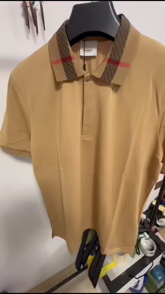 Men's Burberry Polo
Condition: New
Size's: Large & XL
Retail: $590
DM FOR PRICE
Wright Way Wear