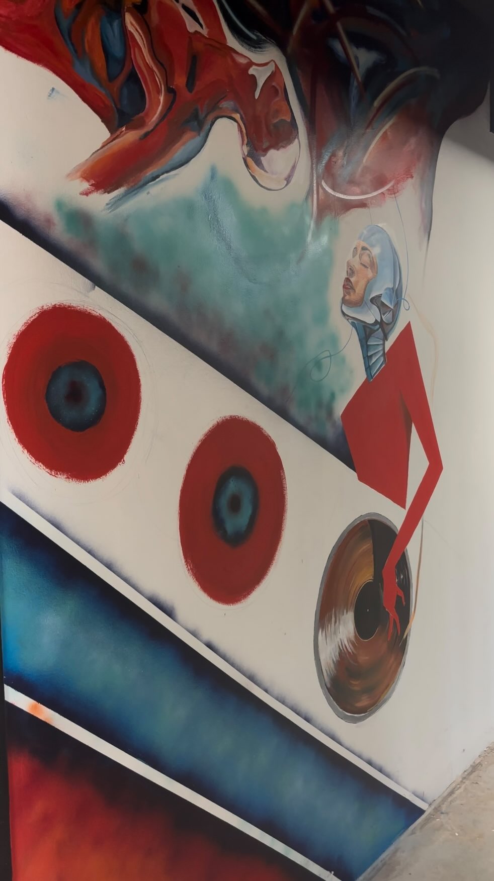 The next wall with @zergei_edmund art!
#art #beatfabriek #amsterdam #paint #electronicmusic #community