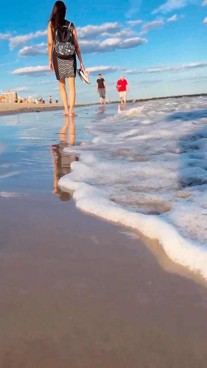 Kal may nahi …. Aaj may khush rehna seekho 🙂