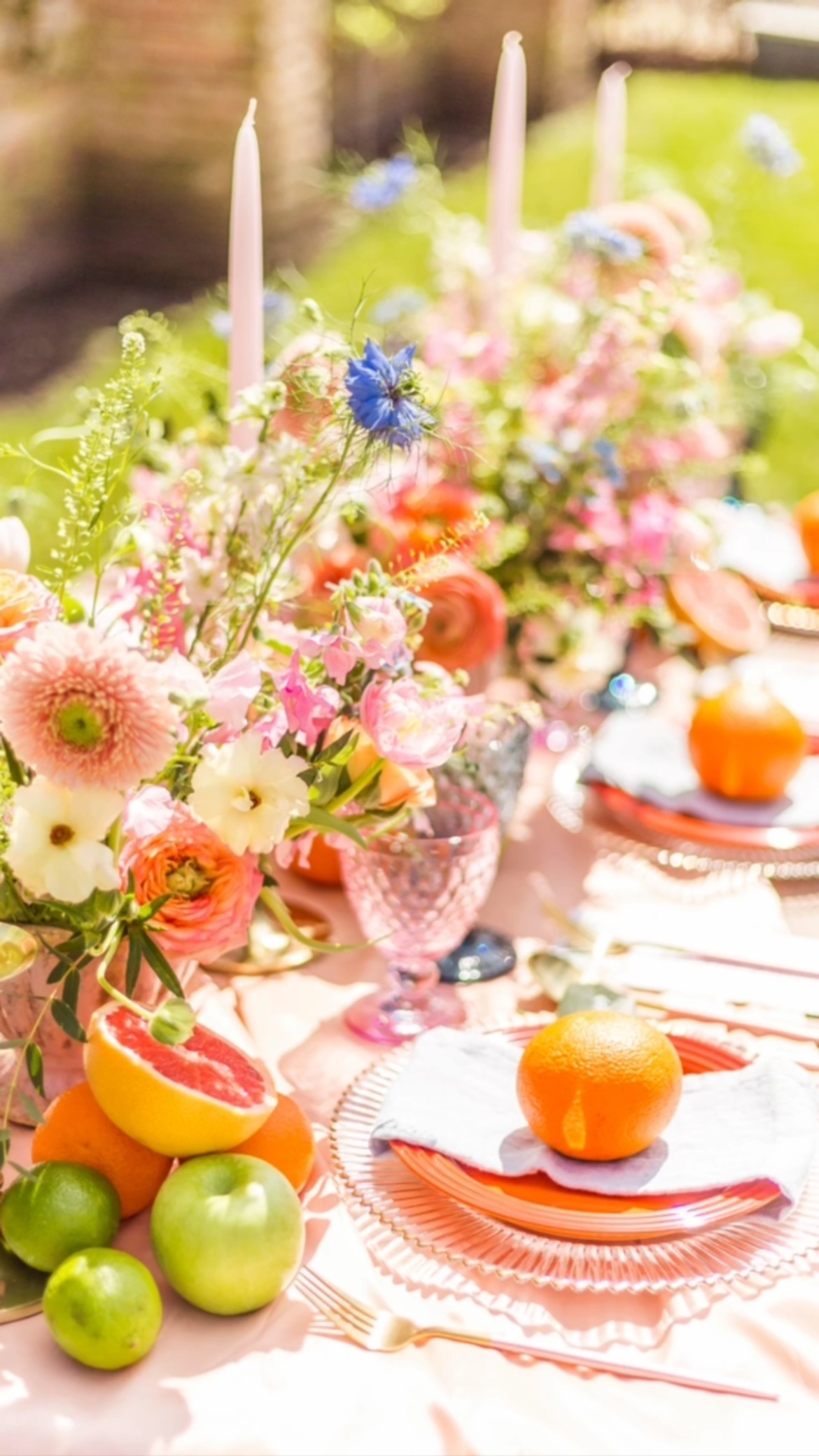 🌷Spring Wedding Inspiration🌷
Styled Shoot team:
Locatie: @bilderberg_kasteeldoorwerth
Fotografie: @fotozoet
Videografie: @daniekalbas
Styling: @art_decor_love
Bloemist: @thegreenladylifestyle
Taart & Sweets: @welovecakes.nl
Stationery & Kalligrafie: @wittyink
BABS: @myrel_fleur_ceremoniespreker
MUAH: @mua_madelon
Trouwringen: @ringsoflove_trouwhuis
Bruidsjurk & jurken bloemenmeisjes: @ankii_myvintageboudoir
Trouwpak: @misurasartoria
Modellen: @ardine_sollie, @brianvannunen, @noelle_norah_kidsmodel & @olivia_amora_kidsmodel
Weddingplanner: @sharonavanwijk