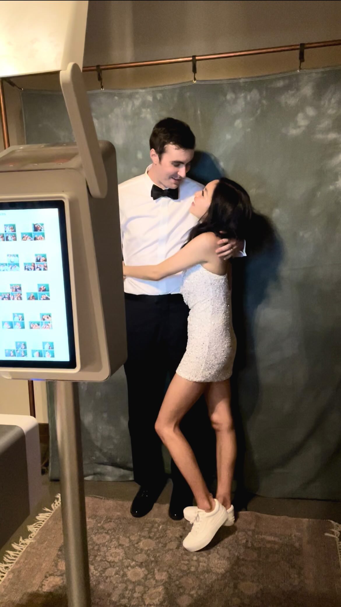 Such a beautiful night celebrating the lovely, Leslie and Parker! ✨ Congratulations you two! You sure know how to throw a party! 🪩
Venue - @sagelodge
Planner - @soiree99design
Photographer - @cluneyphoto
Videographer - @jaredwortleyfilms
Photo Booth - @venturephotoco
Rentals - @tailoredandtied @habitatevents @gallatineventrental
Florist - @habitatfloralstudio
Entertainment - @rmf_entertainment
Paper Goods - @designbyzoe_
Hair & Makeup - @etherealhairmakeup
Transportation - @karststage