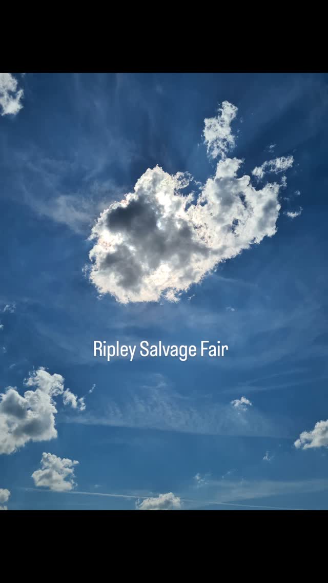 What a smashing weekend @asfairs Ripley Salvage Fair. Huge thanks to the organisers, the tonnes of lovely people I chatted to, and special shout out to whoever arranged the sunshine 🌞.
It was lovely being out and about again- see you back there in September.
Also, top tip you should give my lovely stall neighbours @squirrelreclamation, a follow if you are Yorkshire based and love old things.
#reclaimedgarden #garden #Salvage #salvagefair