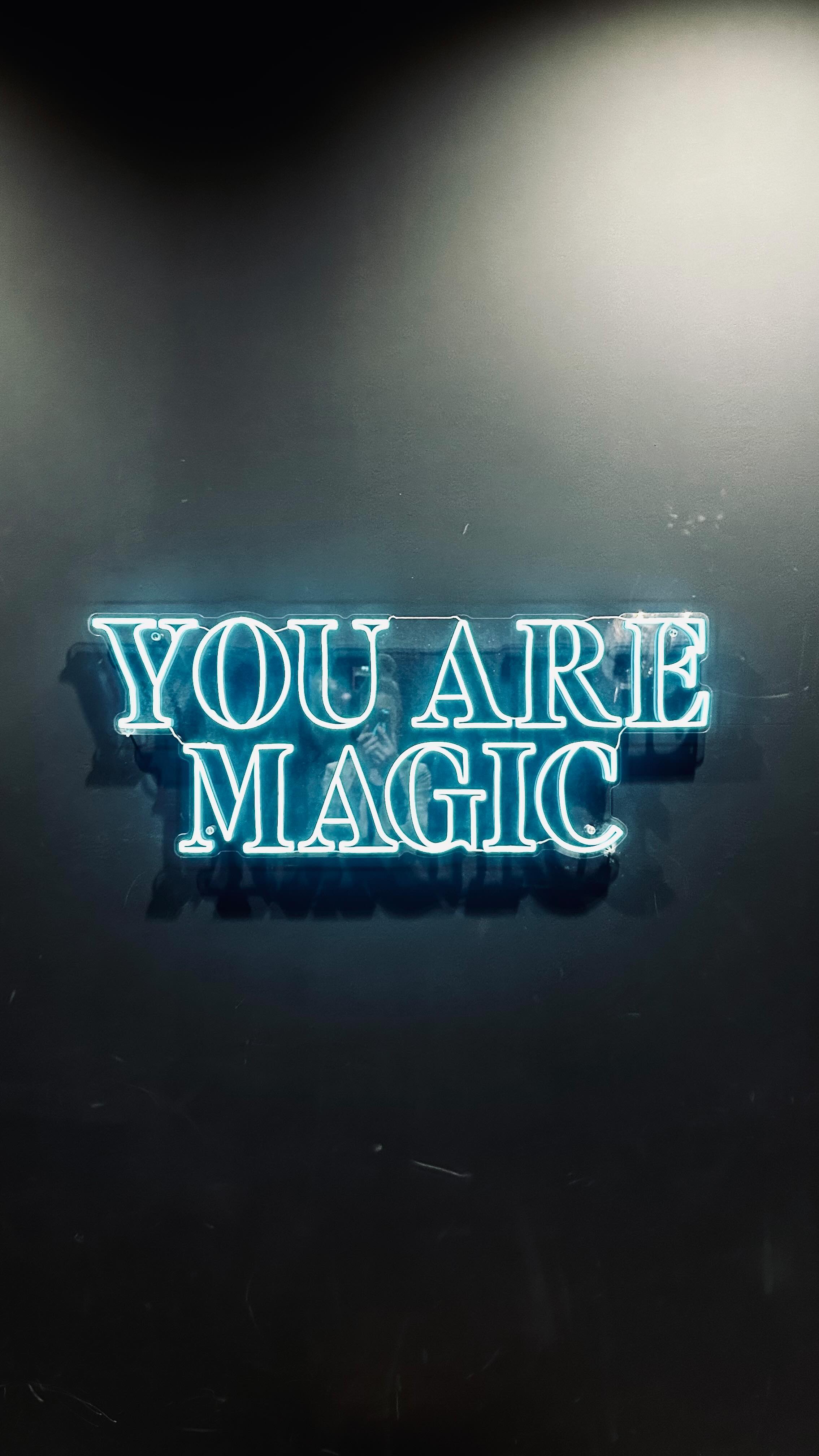 Wir träumen schon von Sternen…
…aber das ist ok! Alles für den Club ⭐️
Letzte Woche gab‘s bei unseren Kundinnen vom @magicbavaria wieder etwas Neues an die Wände und dank @elliiii_xx, unserer fabelhaften Praktikantin, hat die ganze Aktion richtig Spaß gemacht (es war so viel aufwändiger, als gedacht).
#exhibition #magicbavaria #munich #wallart