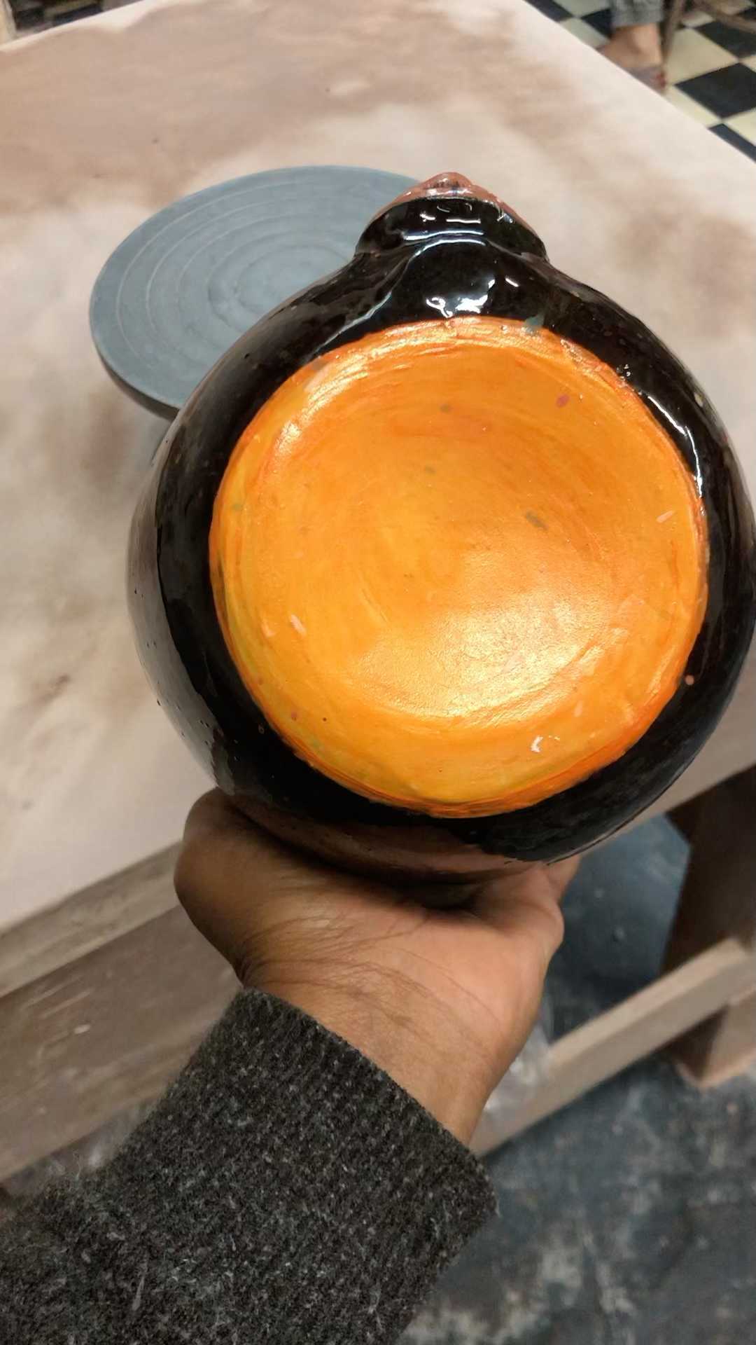 After collecting dust since February 2020 I finally decided to glaze this unfinished planter that was fired in a race against time and circumstance. #sun #moon #earth #space #darkbrown #body #claybody #lips #functional #artist #comeback #moretocome #workinprogress