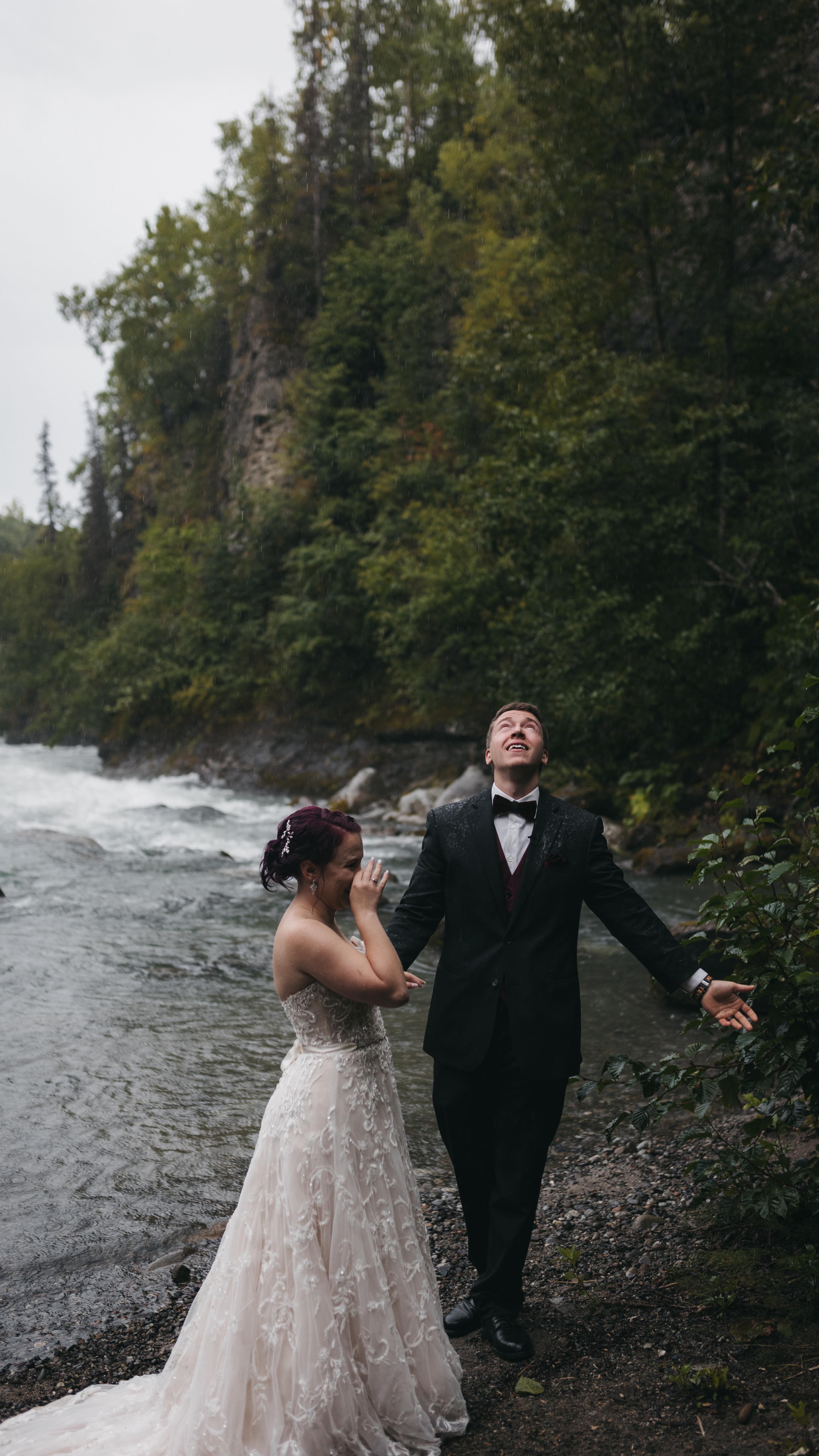 Alaska looks good in the rain. ⛰️🌧️ #elopement #alaska #elopementphotographer #elopementvideographer