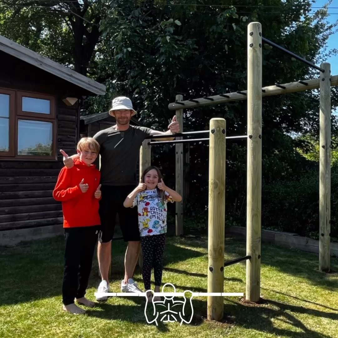 our garden gyms are perfect for families who are looking to combine working out with fun in the sunshine! #monkeybars #pullups #outdoorplay #garden #climbingframe