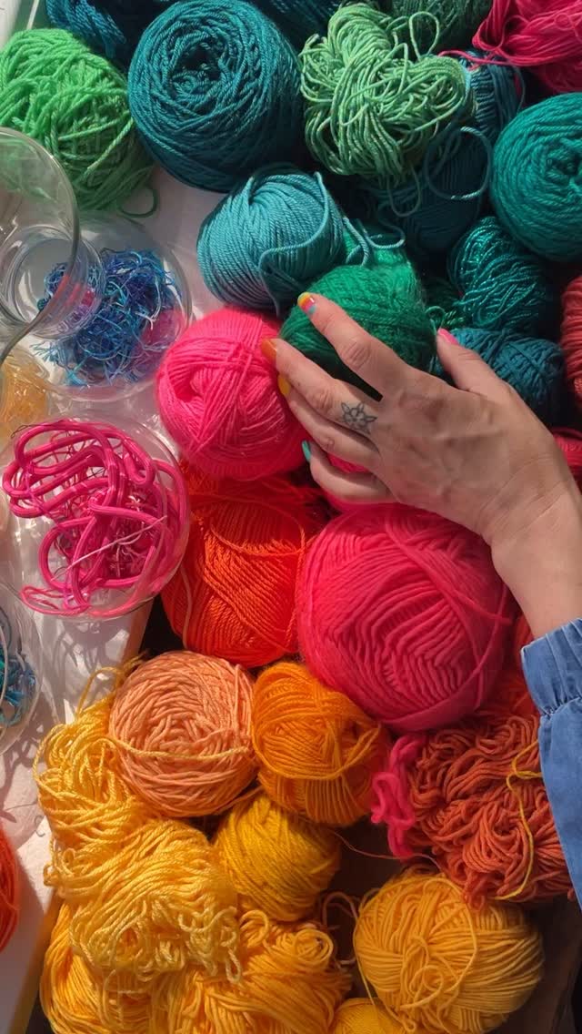 This is a quick view of my latest Crush. Skipping Pebbles is my second stitched, folded and frozen fabric wall sculpture. My ocean meets bubblegum whimsy delight!
Sewn with natural and acrylic wool, cotton, bamboo and silk on monks cloth.
#needlework #fibreart #textilesculpture #crushseries #embroiderysculpture