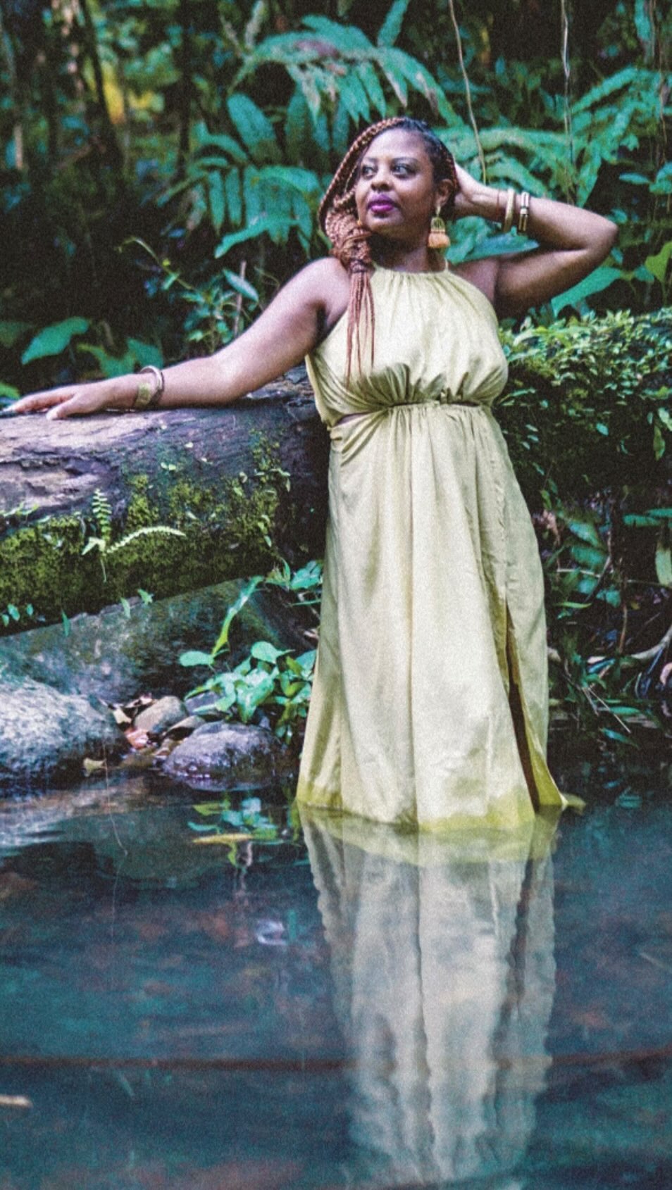 peace, beautiful people.
allow me to reintroduce myself…
my name is…
denise williams fairley
also,
iya denise | yemaya adédoja
i am…
the founder + heart of @akomawellness
+ wellness manager at @eaton.dc
i was…
born in queens, ny to jamaican parents
raised in the south, greensboro, nc
rebirthed + bred in washington, dc
i am an…
aquarius ☀️
virgo 🌙
libra ↗️
with an aquarius + libra stellium
2/4 splenic projector
i earned a…
b.s. in math education, minor in africana studies
m.ed. in curriculum + instruction, specializing in minority + urban education
as a former high school math teacher with 20 years of classroom experience, i discovered that what i enjoyed most about teaching algebra is being able to support + walk alongside others through a process of self-discovery + “problem” solving. i founded akoma wellness, where i support folks as a personal + spiritual development life coach, rites of passage facilitator + wellness guide to those who seek to reclaim the “missing” variables in their lives + are ready to undergo a process of rebirth + transformation. my signature program is the mocha moon sacred circle, a 9-month rites of passage and initiation journey that provides women an opportunity to experience sacred community and to explore and develop deeper levels of their own womanhood.
i have received certifications and training in yoga, life coaching, reiki, tarot advising, meditation, sound healing, human design, trauma conscious care, herbalism, + the aromatouch technique. in september 2019, i was initiated as a priestess of yemaya in the lucumi (orisha) tradition in havana, cuba.
my intention is to create sacred spaces to support individuals with re-membering who they are + embodying the power that comes with being connected to the heart. my prayer is that we live lives where we can be whole. be love. be free.
see the link in my bio for a list of offerings + classes + for ways to connect. i look forward to sharing space with you soon. ✨
many blessings always. 💙
📸: @pmdigitalmedia