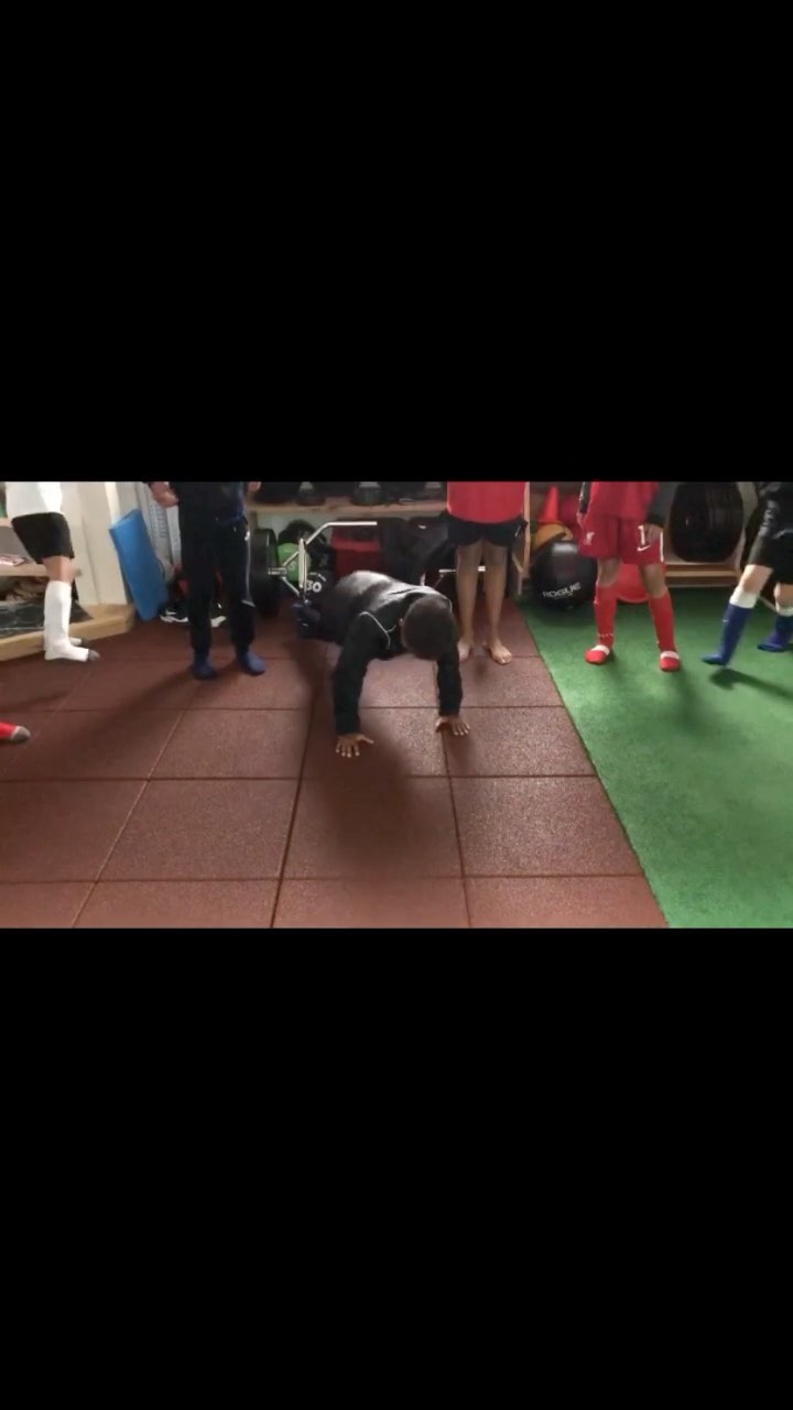 Initiation renfo musculaire 🥰💪🏽👍🔥#samodjisport#renforcementmusculaire #stagefoot #samodjisportstage