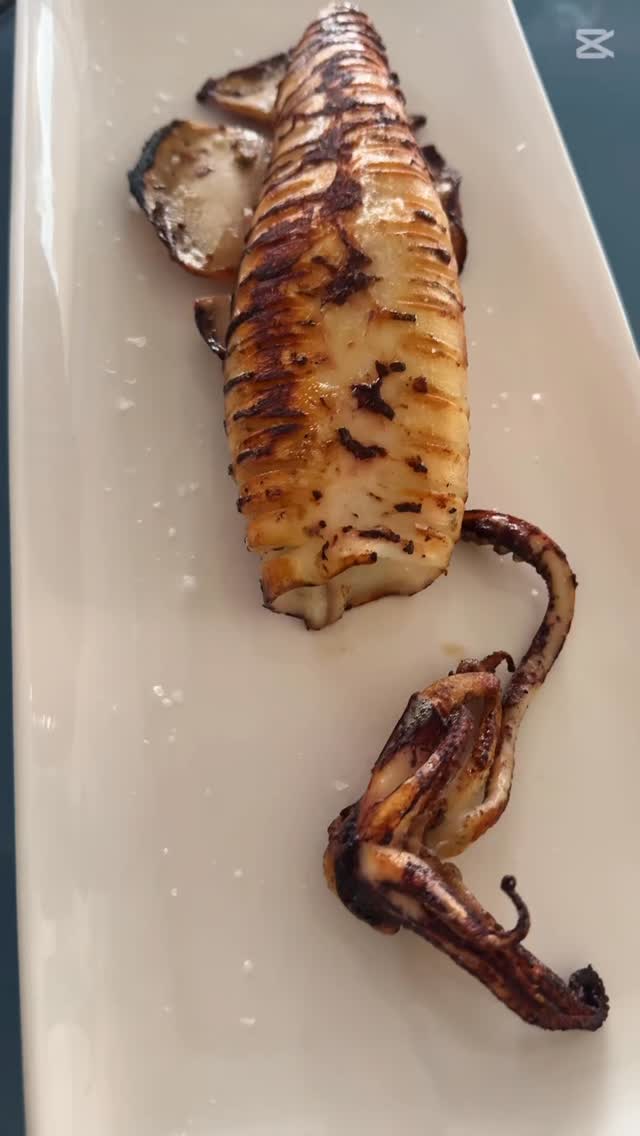 🐟🦞🍤🍹 Desde el mar a tu mesa: escorpas frescas, bogavantes vivos, arroces irresistibles, cócteles únicos y vistas al Mediterráneo.
✨ Así es Coral Beach Les Bassetes.
Auténtico, sabroso y con alma marinera.
#coralbeach #lesbassetes #restaurante #foodlover #clubnautico #coctails