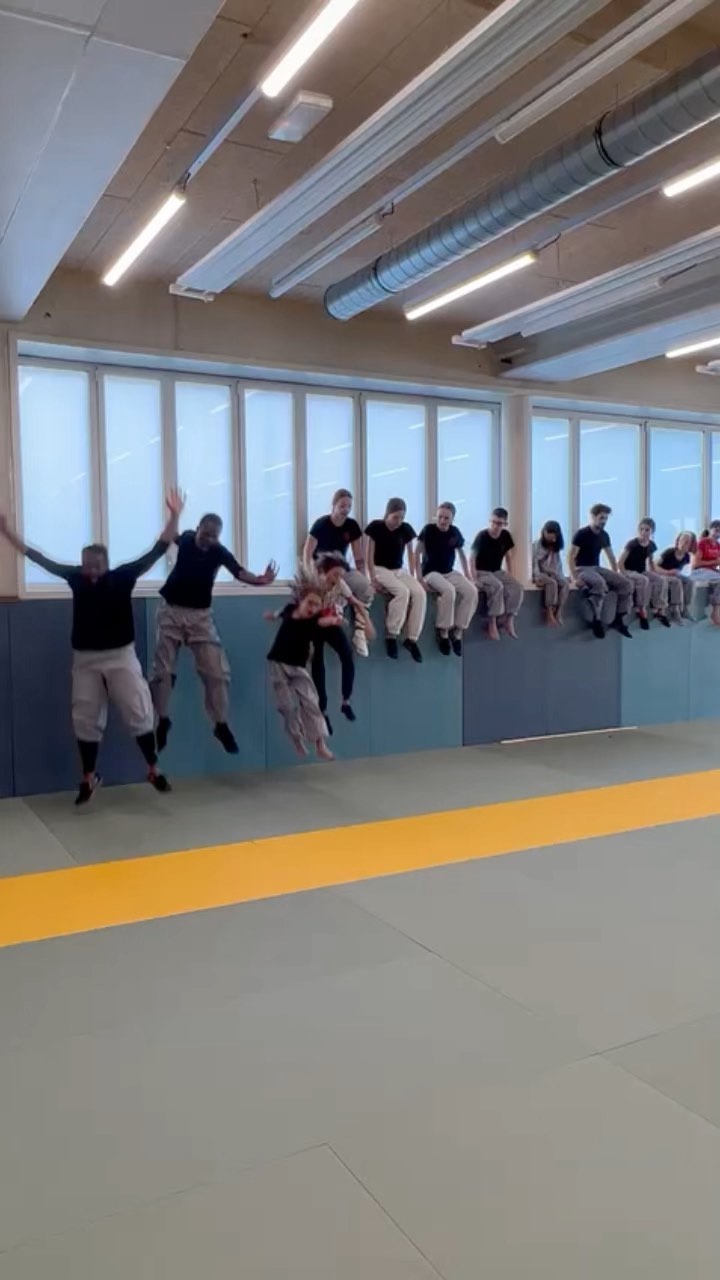 Séance un peu spéciale puisque qu’un réalisateur est venu et nous avons fais cette petite vidéo a la fin ! #shaolin #shaolinkungfu #shaolinmaster #wushu #wushulife