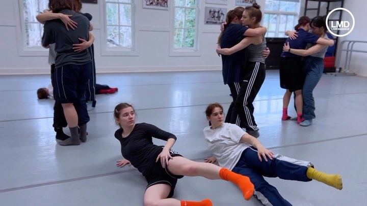 ‘Still’ : a new work for @lamondance premiering in June! I’m very grateful I got to work with this caring, fun, and powerhouse group of dancers, and as always to @stefannazarevich for creating the heart valves - pumping the vision to life.
Music by @stefannazarevich
Dancers @dania.l.grant @brianna_lannard @payton.kennedy_ @sydneypoultonn @digitallynali @benster3245 @francesca.vergara @parislitnosky @elenarae_ @daryk_rich @melodielienhard @claire.viit @arianna_savady
Trailer by @barichini