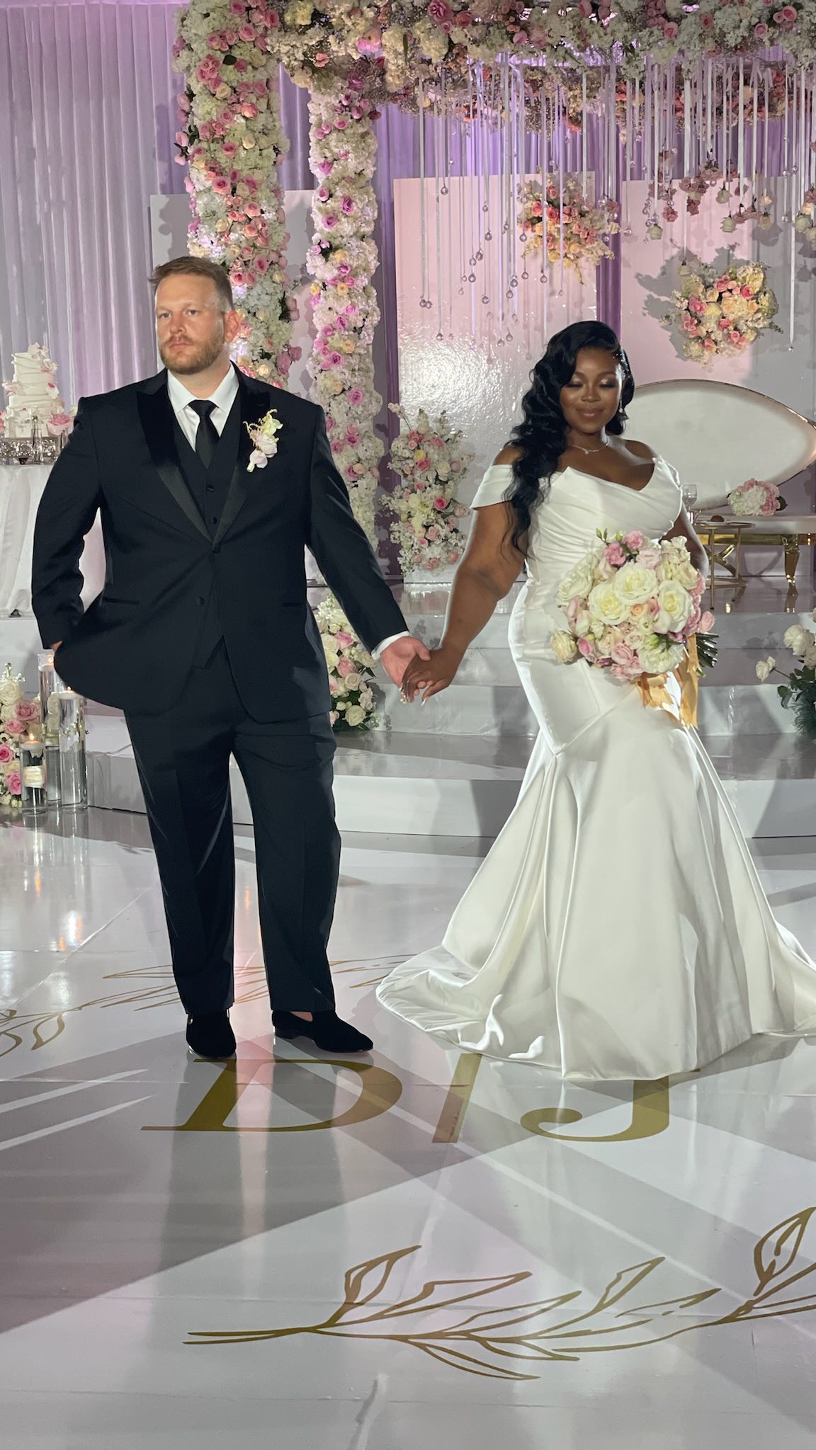 Mr. & Mrs. Kahl 💍
•
This was truly a village effort!! Thank you to everyone that made #KahldIT a success
Bride: @daphnexoxo3
Planning, Design & Coordination: @lushcoutureevents
Floral Design: @bcgevents
Full Production- lighting, dancefloor, custom stage, Photobooth: @phemstar_event_productions
Photo: @tunjistudio
Video: @urcstudio
Bridal Makeup: @blushbymakki
Bridal & BM’s Hairstylist: @dolledbynueye
Bridesmaids MUA: @_flawlessbeaute
Bridal backdrop: @assemblybyk
MC: @mothevoice
Rentals: @betheleventsproduction
Custom Invitations & StatioMary: @isabellainvitations
Saxophonist: @connellthompsonsax
Officiant: @adeyemiokupe
Wig & Hair Installer: @siren85
#lushcoutureevents #lceevents #luxuryevents
#weddingday #blacklove #nigerianwedding #ido #washingtonianbride #blackbride1998 #blackbride #blacklove #interacialwedding #interacialmarriage #wedding
We do not own the rights to this song