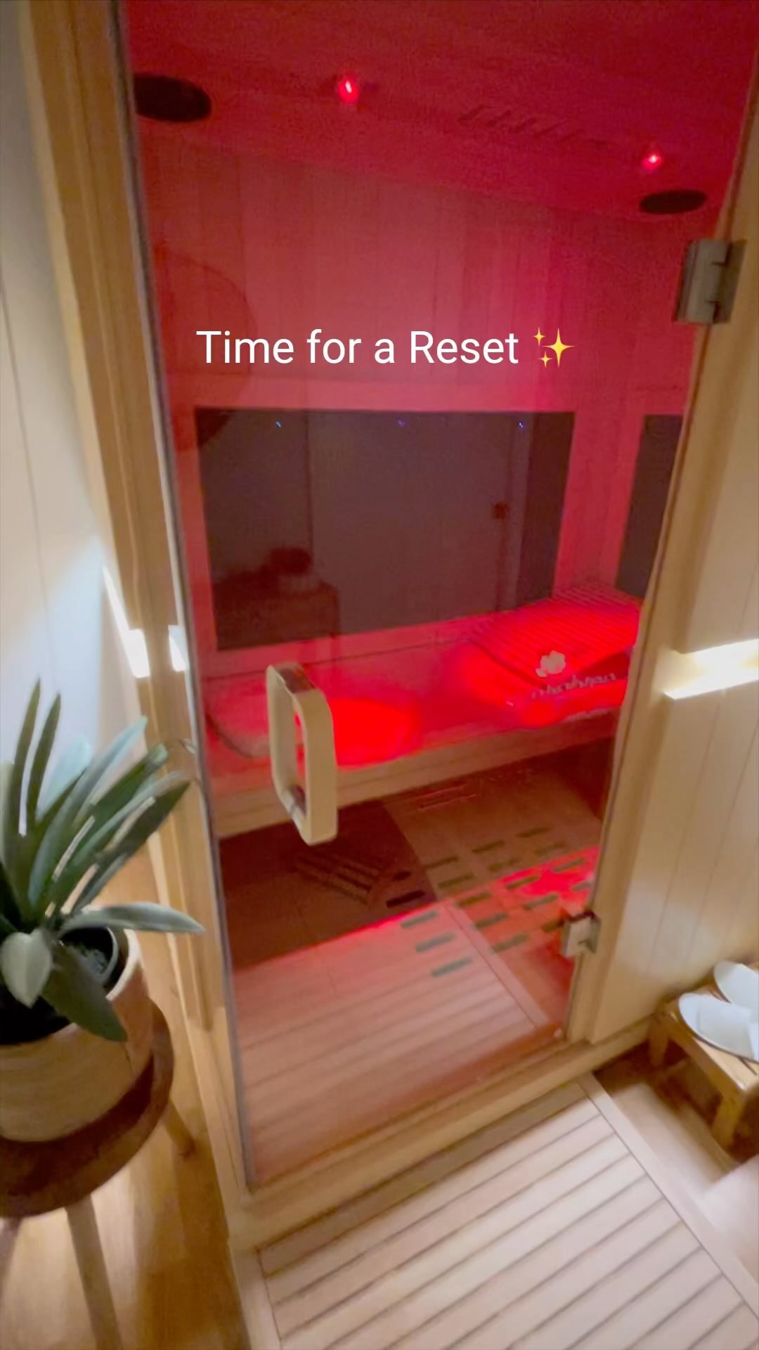 Do you need a quick reset? You have to try my Glow on the Go Lunchtime reset special. 40 minute total reset for body and mind begins with a 25 minute Infrared Sauna Session followed by a Facial Peel. 1 layer of a TCA peel and then a 10% Retinol will gently remove the outer layer of dead skin. I designed this treatment with no downtime in mind but additional layers of the peel can be applied if some light peeling is desired.
This treatment is ideal for in between regular facials or anyone who is feeling like their skin is looking a little dull or products don't seem to be penetrating.
The combination of the infrared sauna and Facial Peel will leave you refreshed and glowing; the perfect lunch break treat! For more details check out the link in my bio 💕
#infraredsauna #facialpeel #detox #wellnesswednesday #skincare #masteresthetician #bedfordny #katonahny #westchesterny