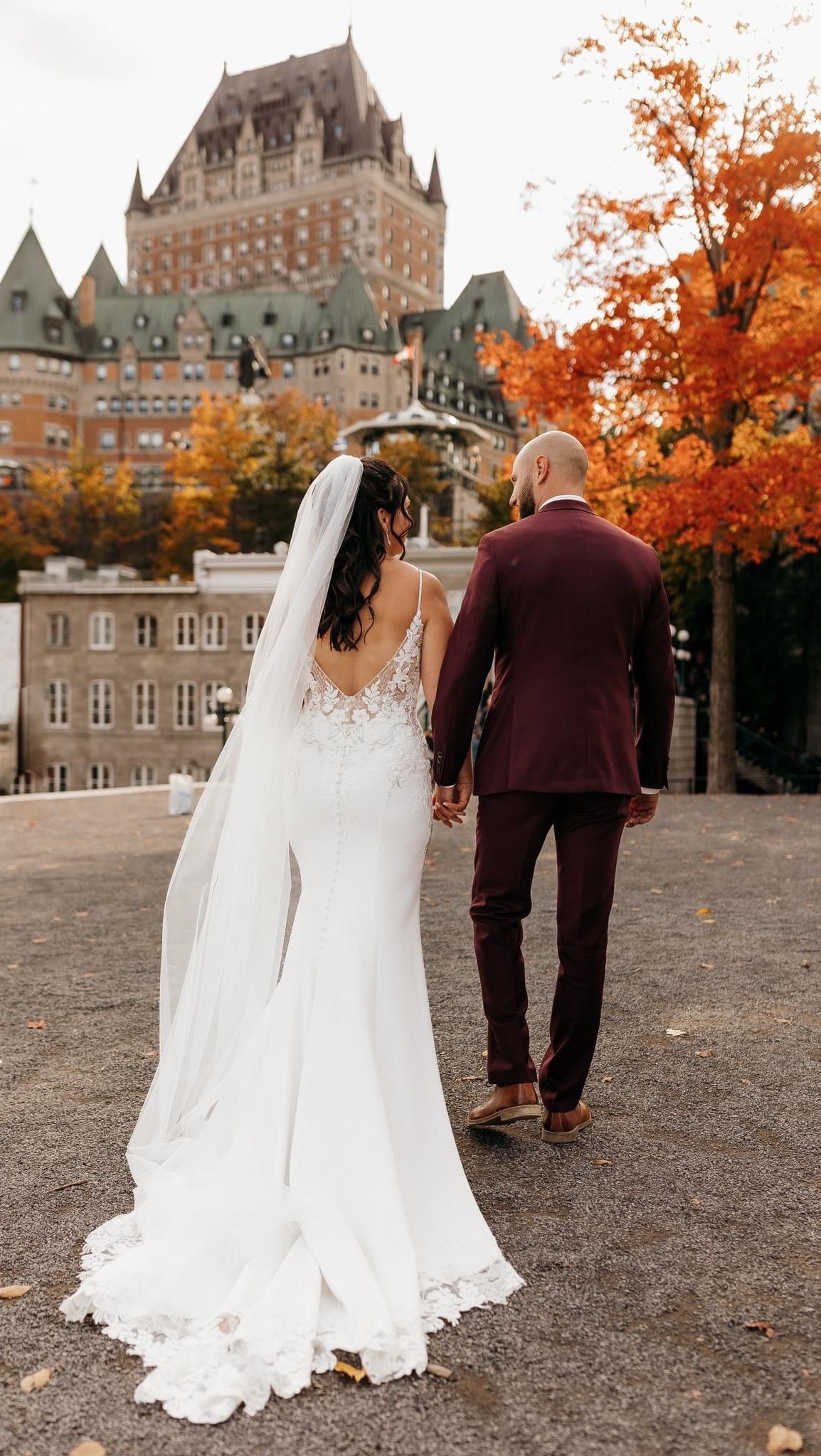 Un mariage d’automne à Québec c’est ouiiii❤️
Les couleurs des arbres sont vibrantes, la lumière est douce toute la journée et mes hommes n’ont pas chaud avec leur veston dehors 🙏🔥❤️
Le plus beau parc pour des arbres en couleur dans le Vieux-Québec c’est clairement le lieu historique du Parc-Montmorency!
Stefany & T-Jay on eu froid, mais clairement ça valait la peine non?!
.
.
.
#quebeccityphotographer #quebeccityweddingphotographer #photographequebec #photographemariagevilledequebec #mariageautomne #autumn #autumnwedding #pumpkinspicelatte #autumnlight #quebeccitylifestylephotographer #quebeccitywedding