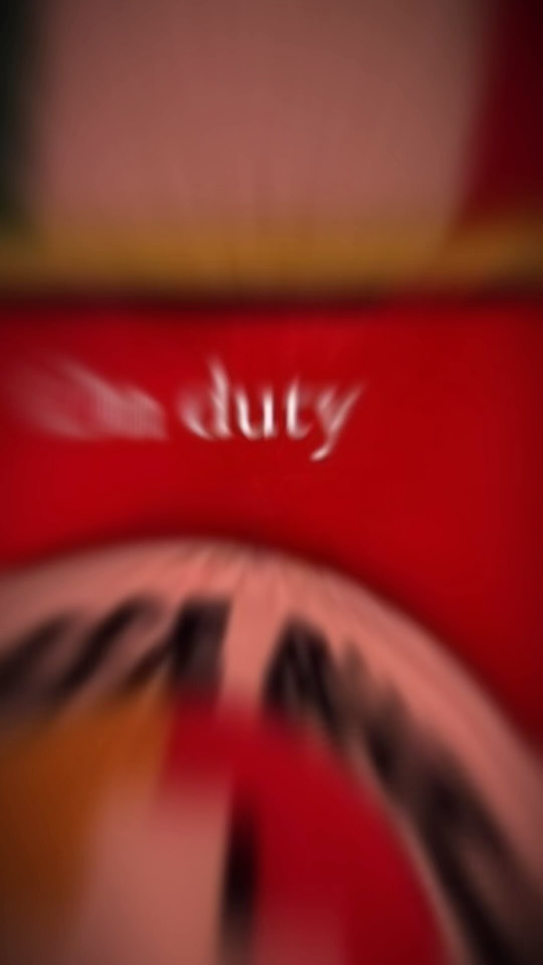 Un anno è passato…un altro anno di lavoro intenso…
A tutti i volontari. A tutti i professionisti del soccorso, auguriamo un anno ricco di serenità e di gioia, di sorrisi, di forza e di pace…
Forse, anche il più burbero dei nostri pazienti incontrato per caso in un servizio in piena notte ci sta ringraziando ancora…e allora tutto quello che stiamo facendo ha ancora più valore.
Un valore unico alle nostre vite…
Il nostro compito è rasserenare. Dedizione.
E così il continuo turbinio di sensazioni si rinnova puntualmente ogni giorno. Resetti quando le luci si spengono, quando finalmente puoi far riposare la mente e il suo caos, e il giorno successivo ricomincia la nostra giornata…
Ma c’è di più: nel provare a rendere dignitosa la vita altrui, in realtà rendiamo molto più dignitosa la vita nostra. D’altronde, siamo fatti per vivere in relazione gli uni con gli altri e nessun’altra relazione dà senso, valore e dignità, appunto, alla nostra vita tanto quanto quella ordita per accompagnare anche i più deboli lungo il passaggio su questa terra. Perché nessuno sia lasciato indietro.
È questo ció che rappresentiamo…
Buon Anno🙏🏼❤️