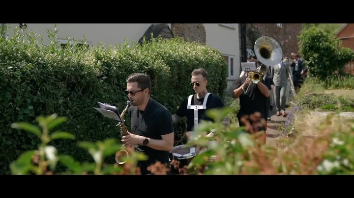 A sunny Cotswold wedding procession 🙌
.
.
.
#TheLondonStrollers #RoamingBand #BrassBand #StrollingBand #AcousticBand #LuxuryEvents #LuxuryWedding #InternationalBand #London #EventProf #WeddingPlanner