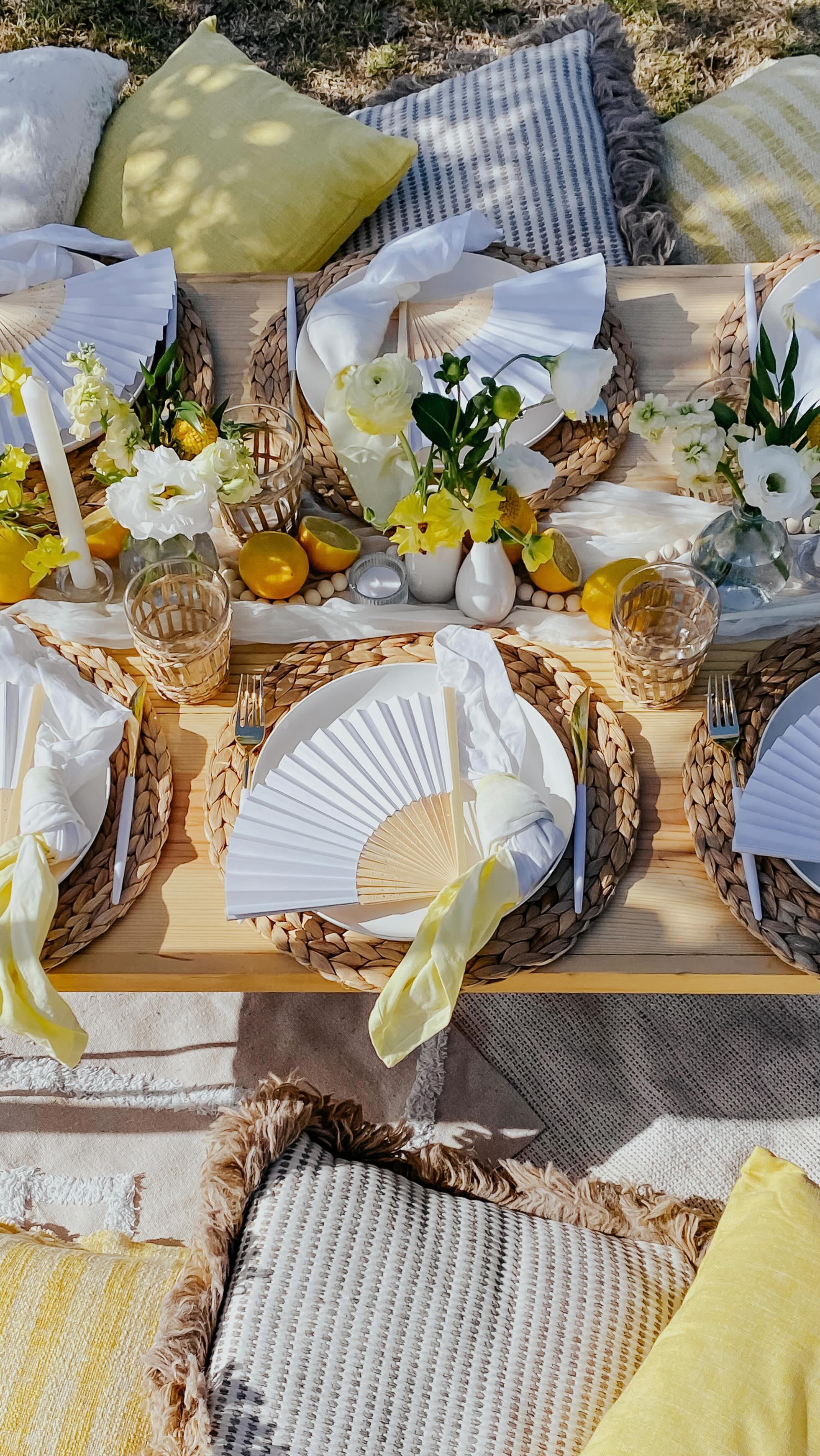 Hello March!
Hello spring time, warmer temperatures, longer days, picnics in the park, dining al fresco, wild flowers, pastels and sunshine.
We’ve missed you and we are ready for you! ☀️🌷
DM or tap the link in the bio to book a picnic for your next gathering.