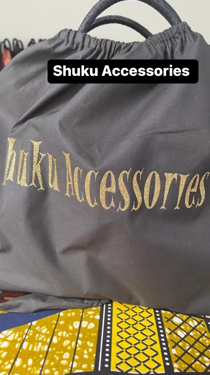 Everyone on your Christmas list deserves a Shuku …
Here is a discount code for you .. Shuku10 … for 10% off your total order 🥂
10% of the sales is donated to educate young Nigerians.
www.shukuaccessories.com link in Bio
#handmadeacc #afrocentric #blackownefbusiness #lgbtqowned