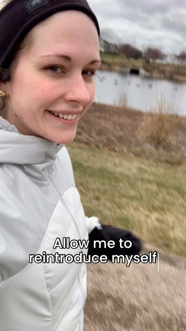 This feels like a good time to reintroduce myself 👋
I’m Ellen, a mom, registered dietitian and certified personal trainer and I LOVE running and helping runners learn how to fuel their bodies.
My approach is a blend of evidence-based nutrition and intuition.
I’m a big believer in personalizing your nutrition, guided by both scientific insight and your own intuition and preferences. You can have the most perfect nutrition plan on paper, but if it doesn’t feel good and work seamlessly in YOUR life, it ain’t it 👎
In addition to The Runner’s Dietitian, I’m a university instructor and a nutrition & fitness writer. All of the hats I wear require me to comb through all the research and make it make sense for my audience, my students, and my runners.
My goal is simple: to cut through the BS and misinformation out there for anyone who wants to learn and to help every runner not just perform their best but feel their best too… without making huge sacrifices (aka you won’t catch me recommending any sort of weird, restrictive diet trend).
If you’re looking to work with a dietitian as a part of your plans for 2024, here are a few ways we can team up!
1️⃣ 60-min Nutrition Intensives for one-time tailored, practical advice and plans
2️⃣ Monthly 1:1 Coaching for ongoing, individualized support (limited availability)
3️⃣ Freelance Writing for your website, blog, etc.
4️⃣ Expert Reviews on your content to ensure accuracy and boost credibility
5️⃣ Speaking engagements/seminars for groups
Message me, visit the link in my bio, or head to www.therunnersdietitian.com for more info and to get in touch!