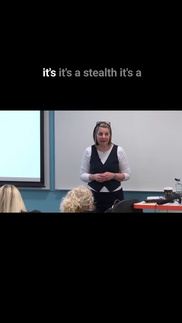 Last month I had the pleasure of teaching nursing students @teessideuni about my experience of living with parkinsons.
Thank you to all who made it such an enjoyable session.
#parkinsons
#parkinsonslookslikeme
#deepbrainstimulation
#livingwithparkinsons
#dbs